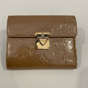 Louis Vuitton Noisette Monogram Vernis Koala Wallet